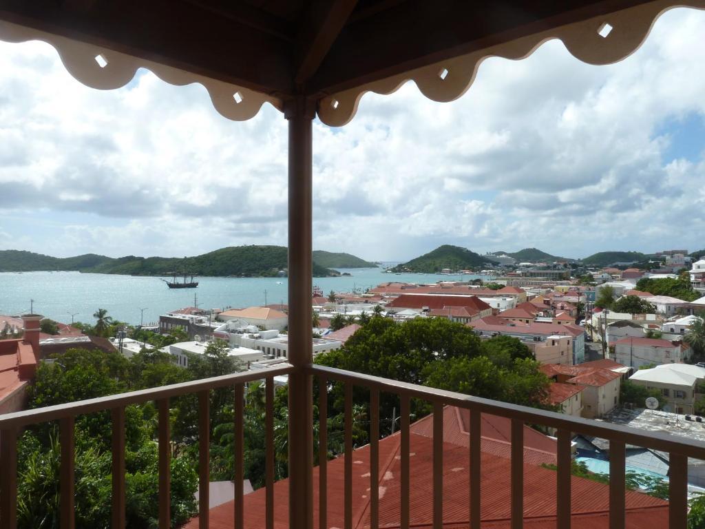 Galleon House Hotel 샬롯아말리에 객실 사진